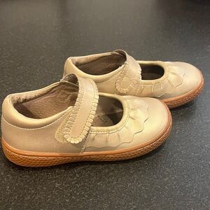 Livie and Luca ruche classic Mary Jane in gold size 9